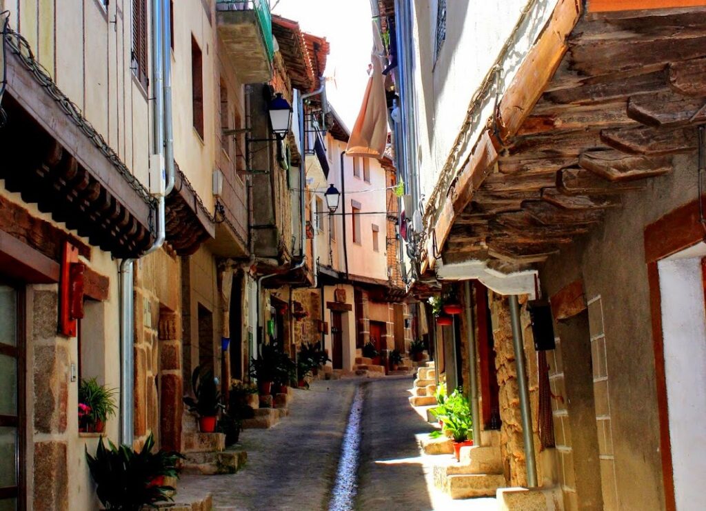 Los pueblos más bonitos de Sierra de Gata Calles de San Martín de Trevejo