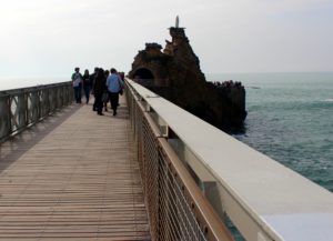 Pasarela de la Roca de la Virgen. Francia