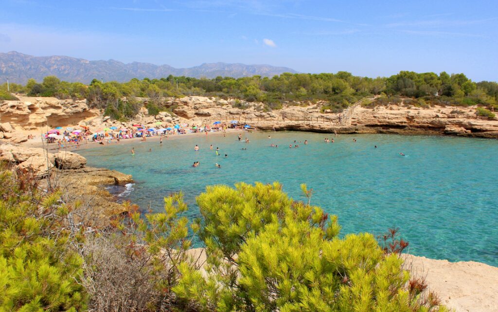 Cala Vidré y castillo de San Jorge (Tarragona) Costa Dorada Qué ver en la provincia de Tarragona
