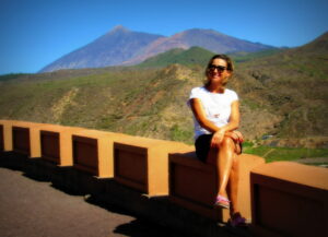 Carretera y Teide al fondo Con el Teide de fondo