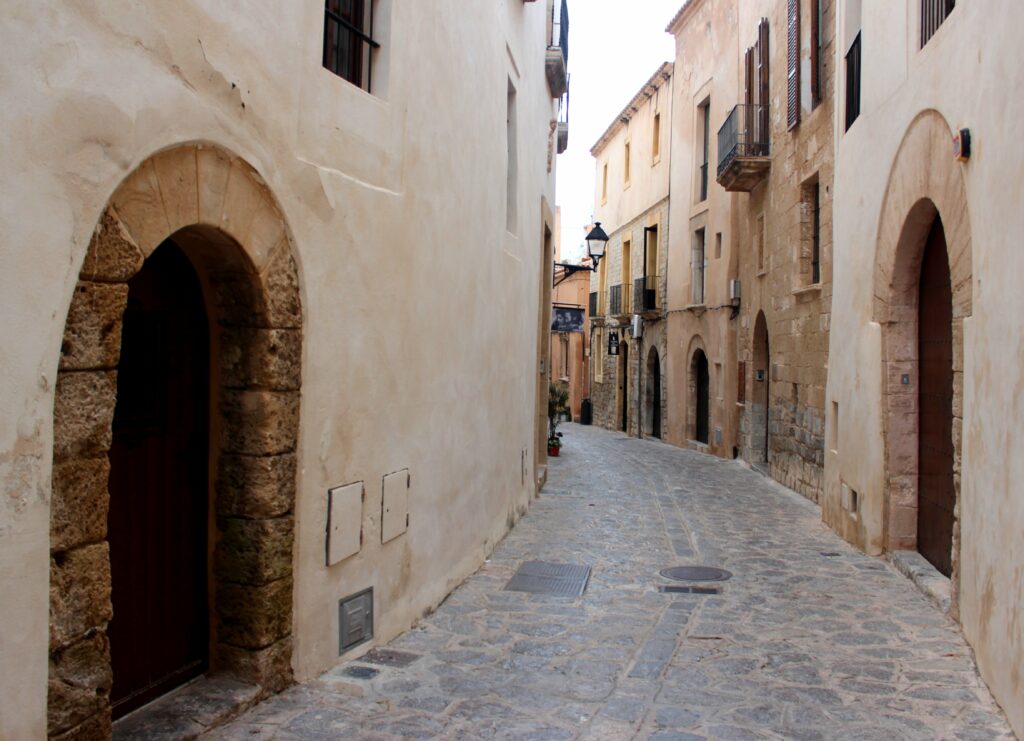 Qué ver en Dalt Vila, casco histórico de Ando y Reando