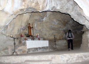 Cueva del santo en El Bierzo