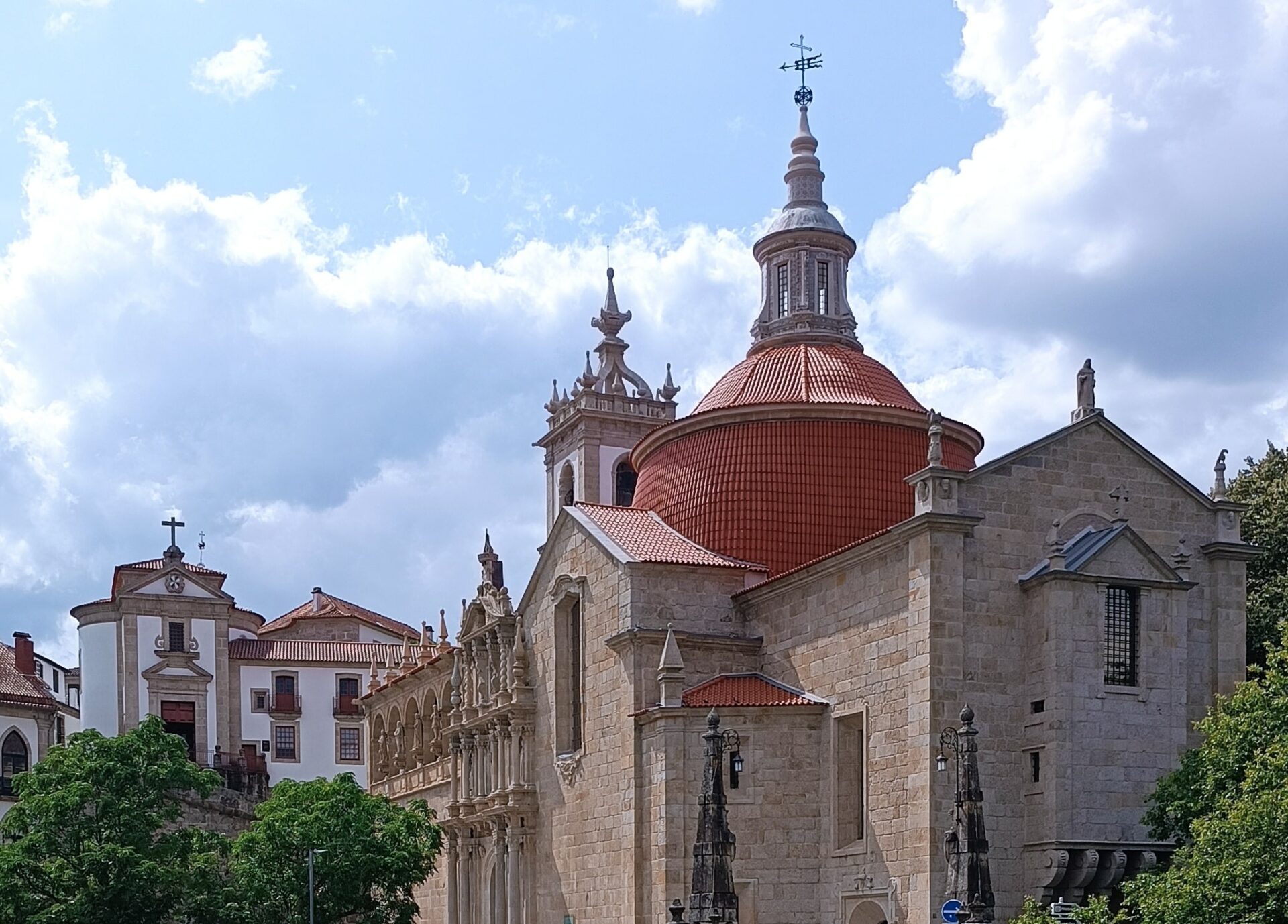 Iglesia y monasterio de Amarante