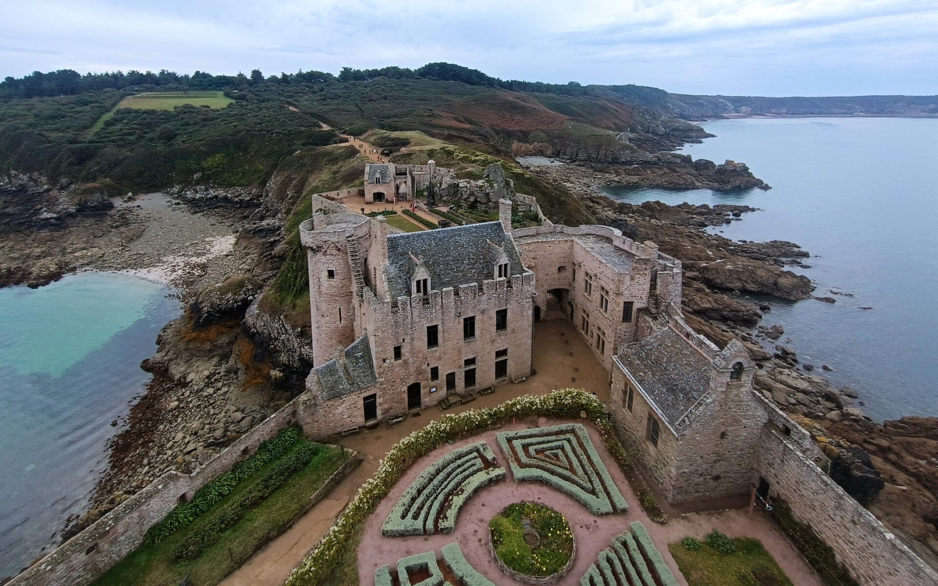 Fortaleza medieval Fort la Latte en Bretaña