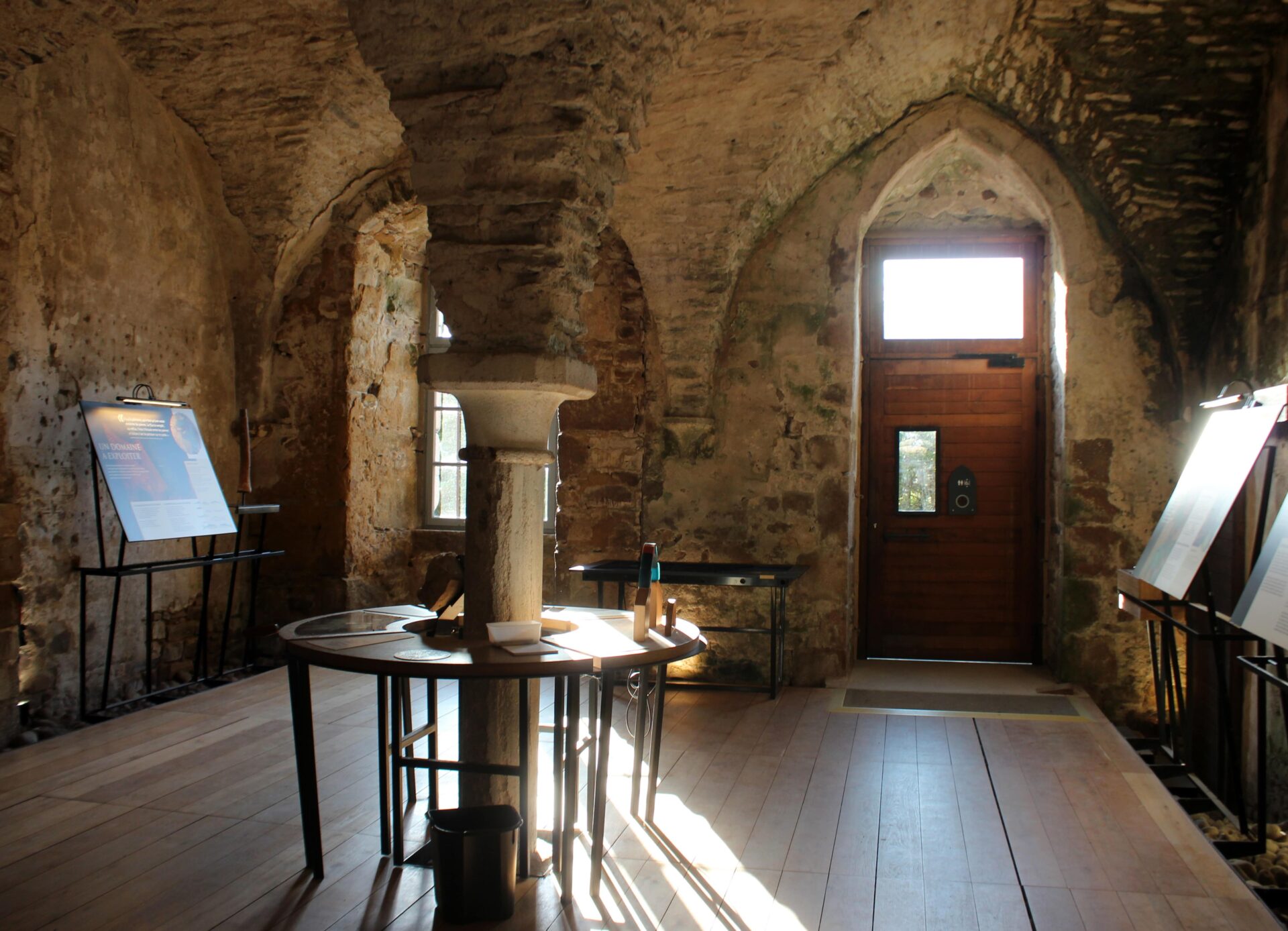 Interior de la abadía de Beauport