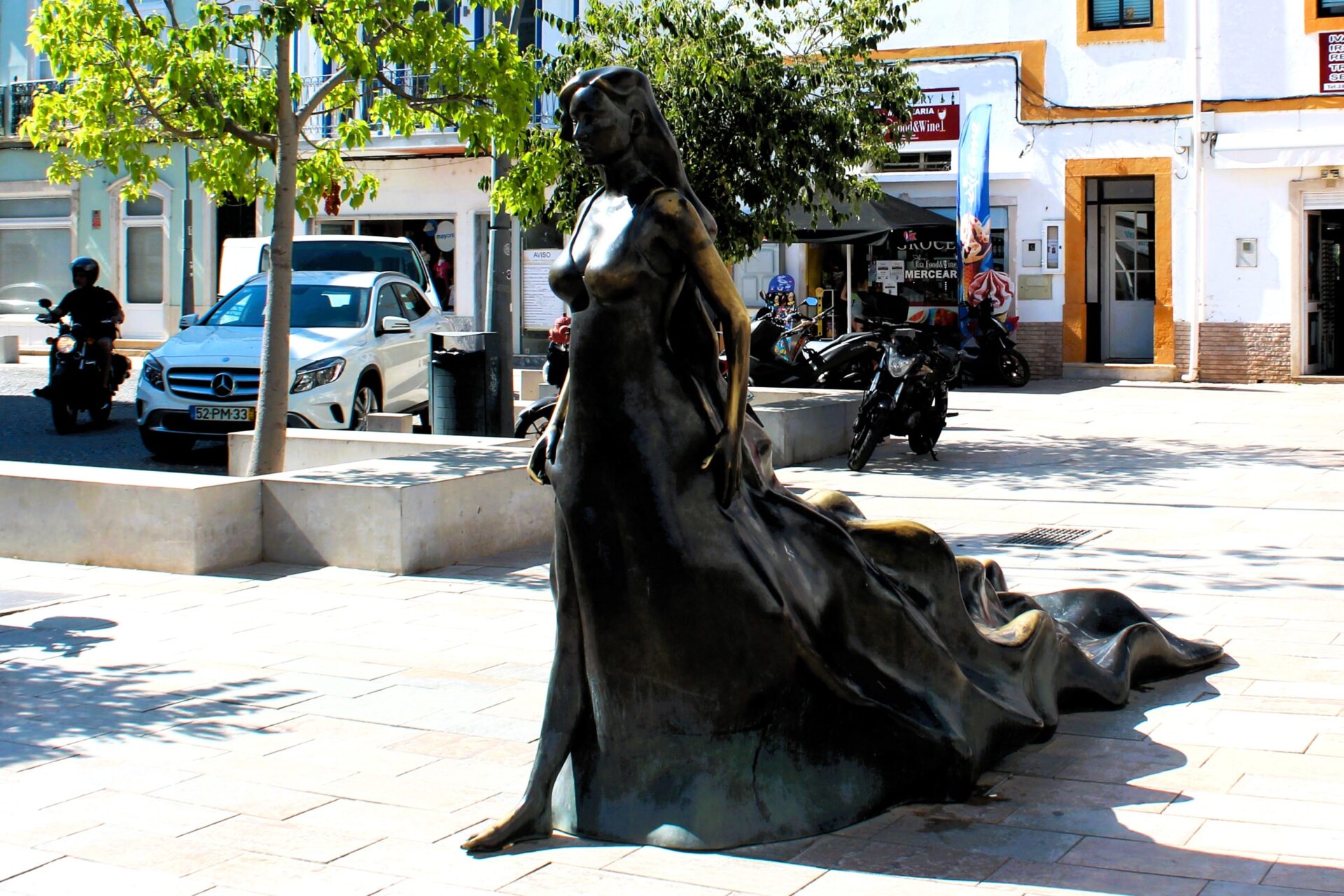 Qué ver en Olhao. Ruta de las leyendas y esculturas