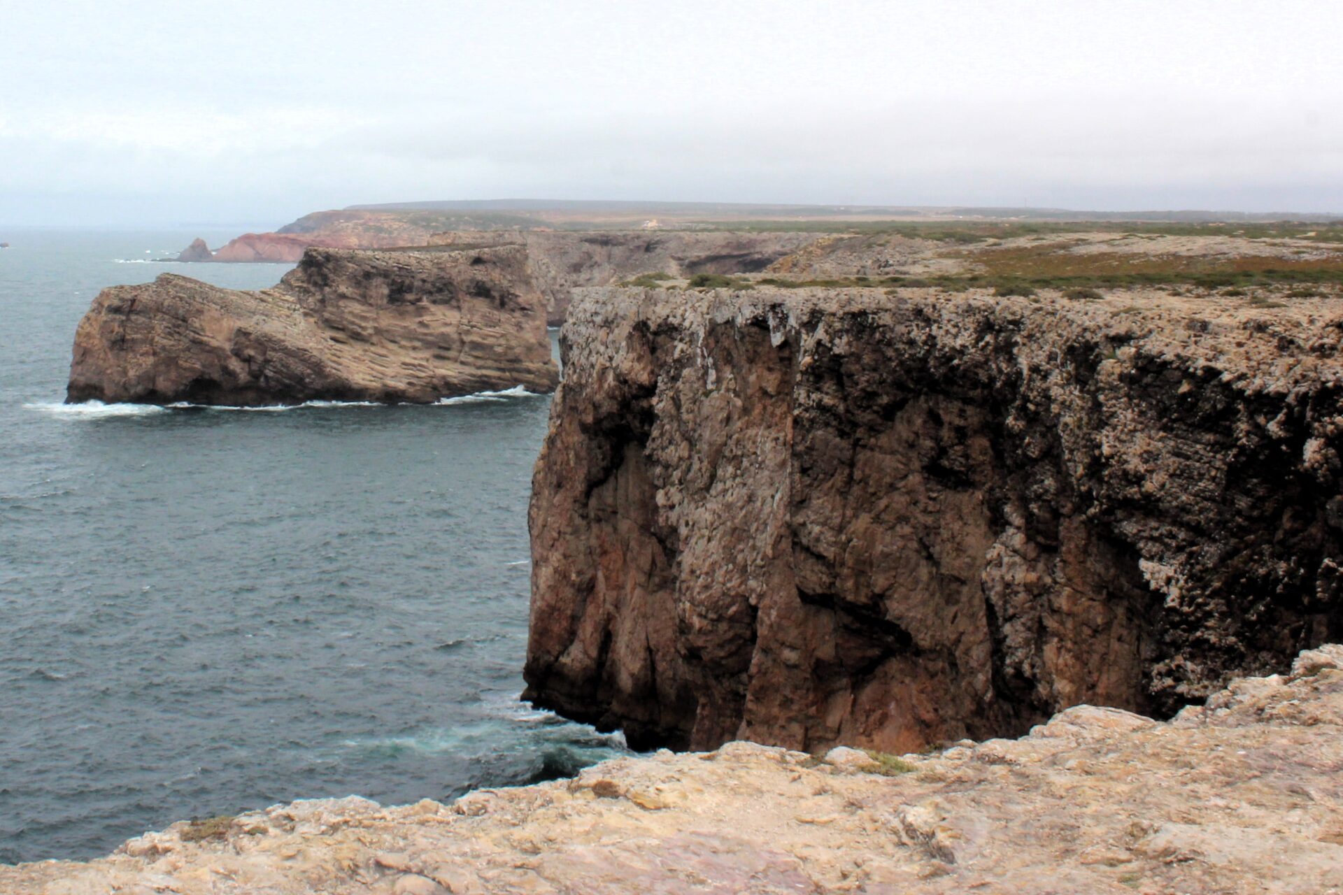 Qué ver en Cabo de San Vicente en Sagres. Algarve Acantilados del Cabo de San Vicente en Sagres. Algarve