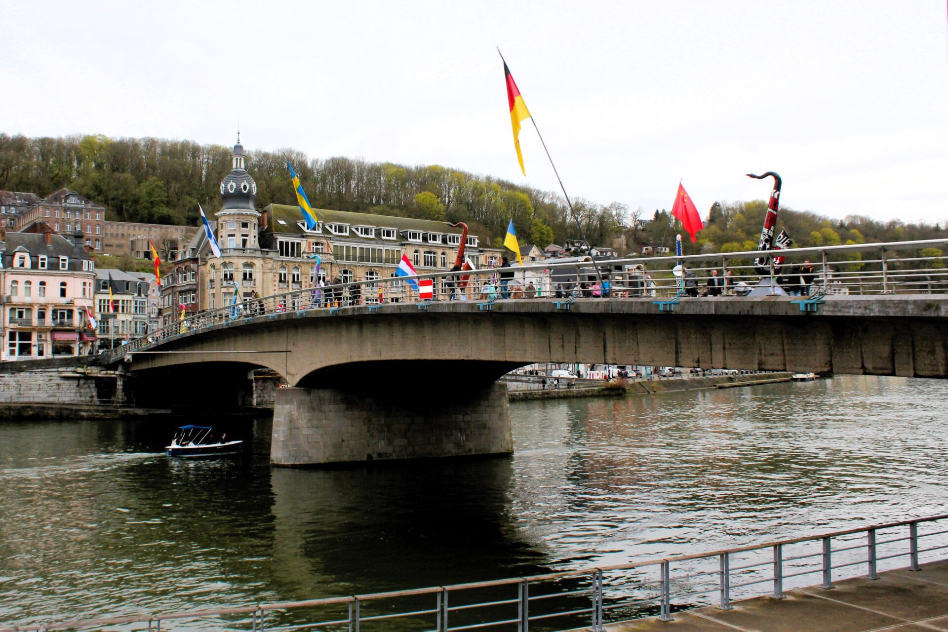 Puente Charles de Gaulle en Valonia (Bélgica)