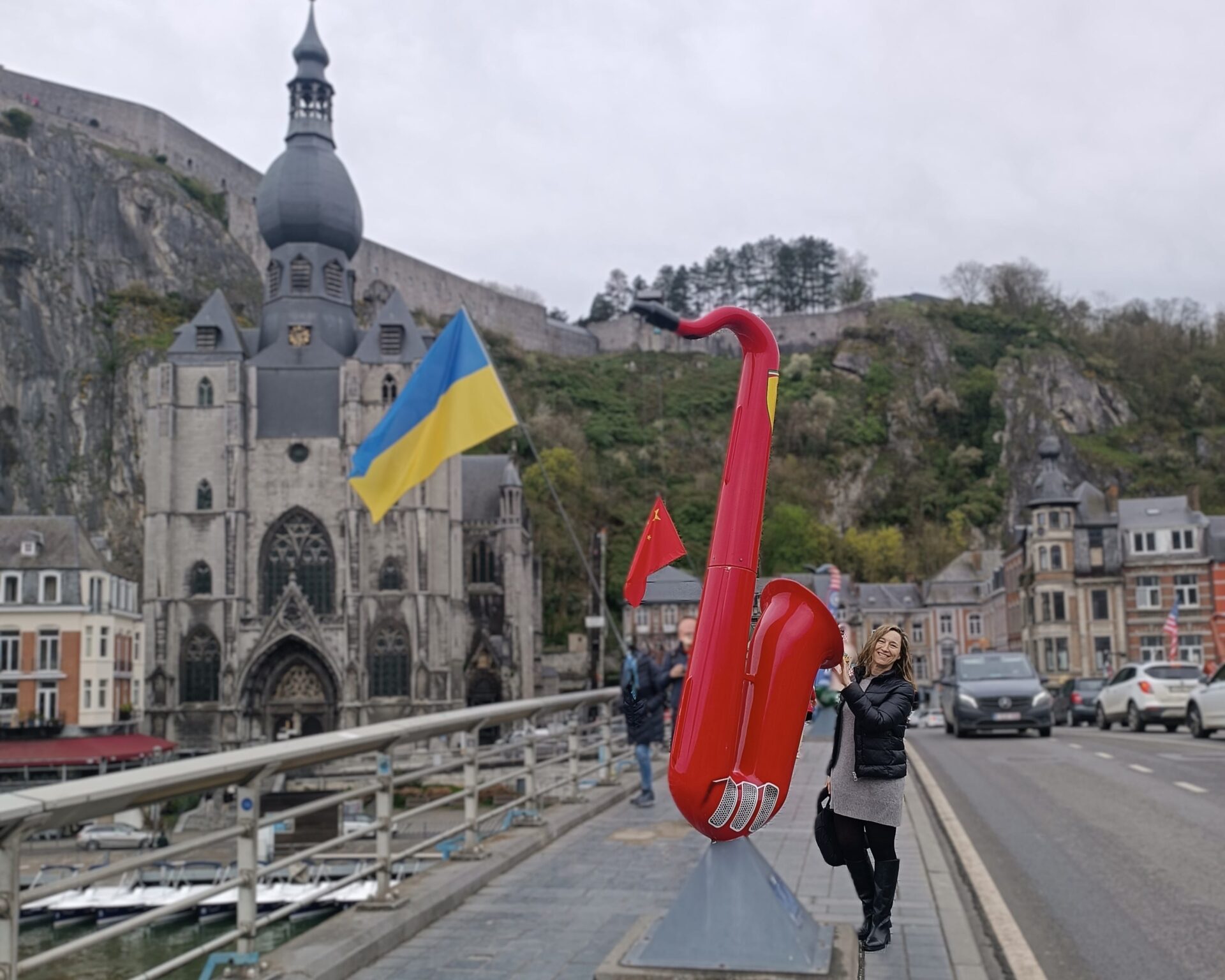 Puente con saxofones de Bélgica