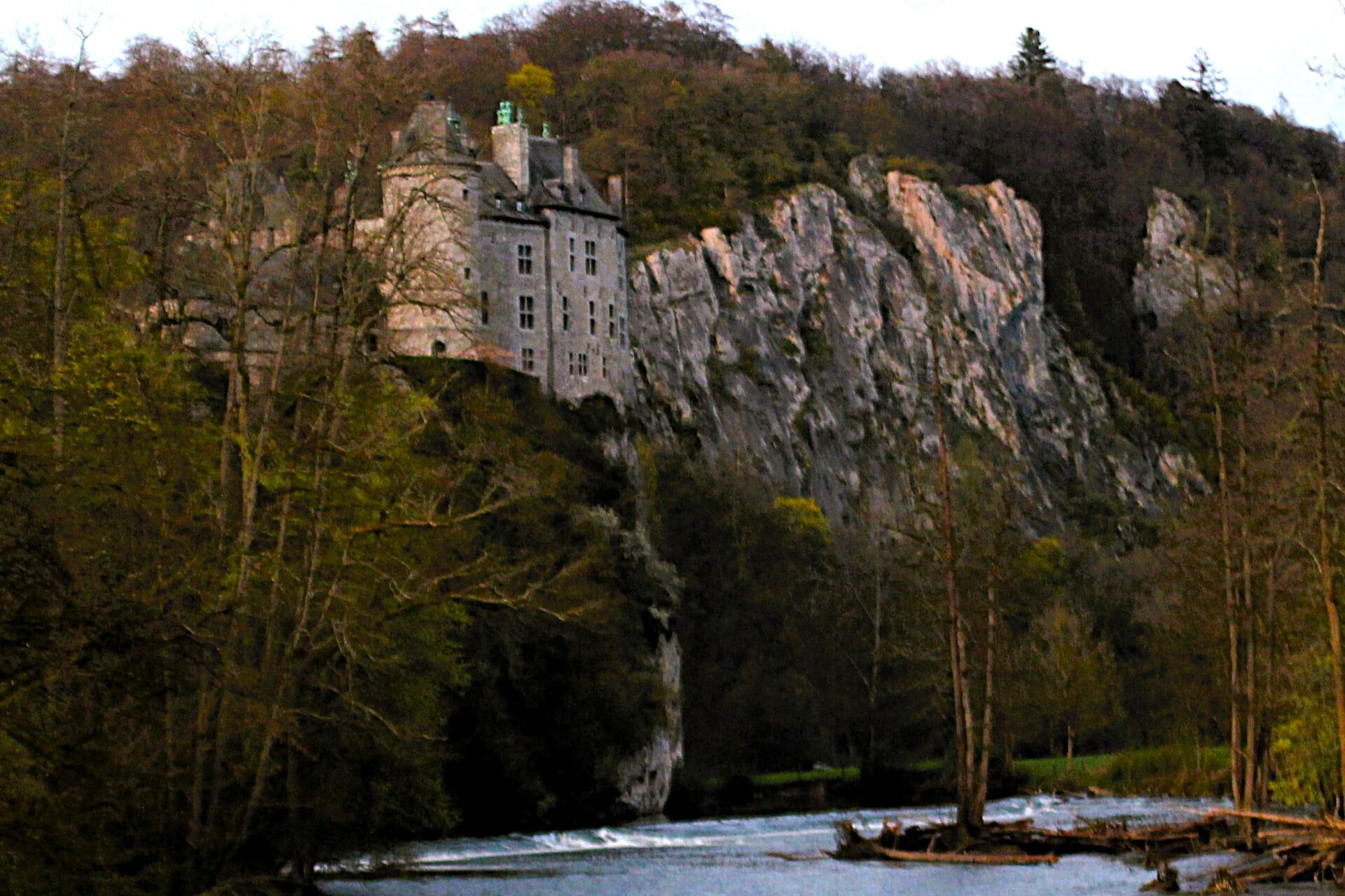 Qué ver cerca de Dinant. Château de Walzin