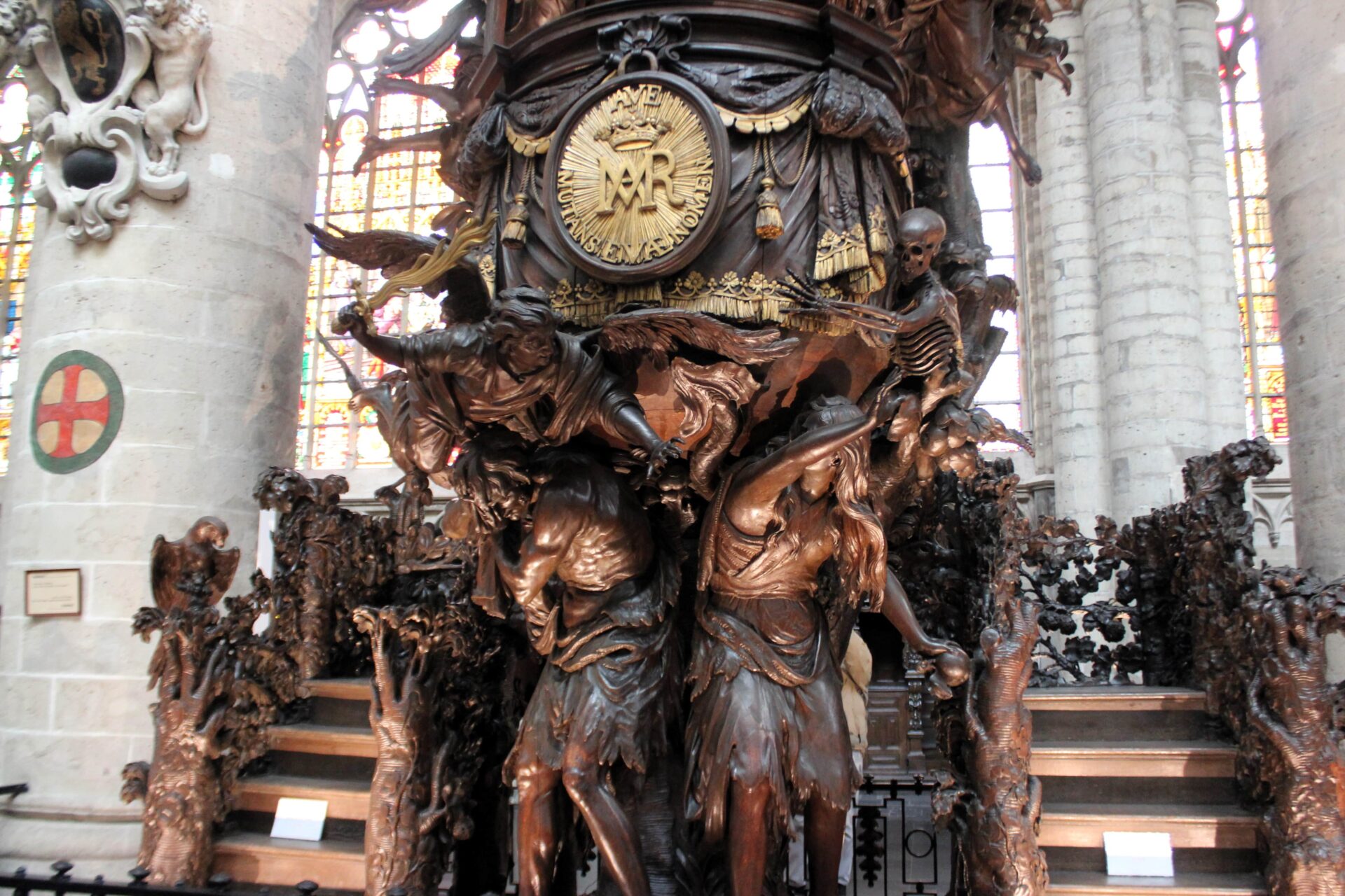 Púlpito de la catedral de San MIguel y Santa Gúdula