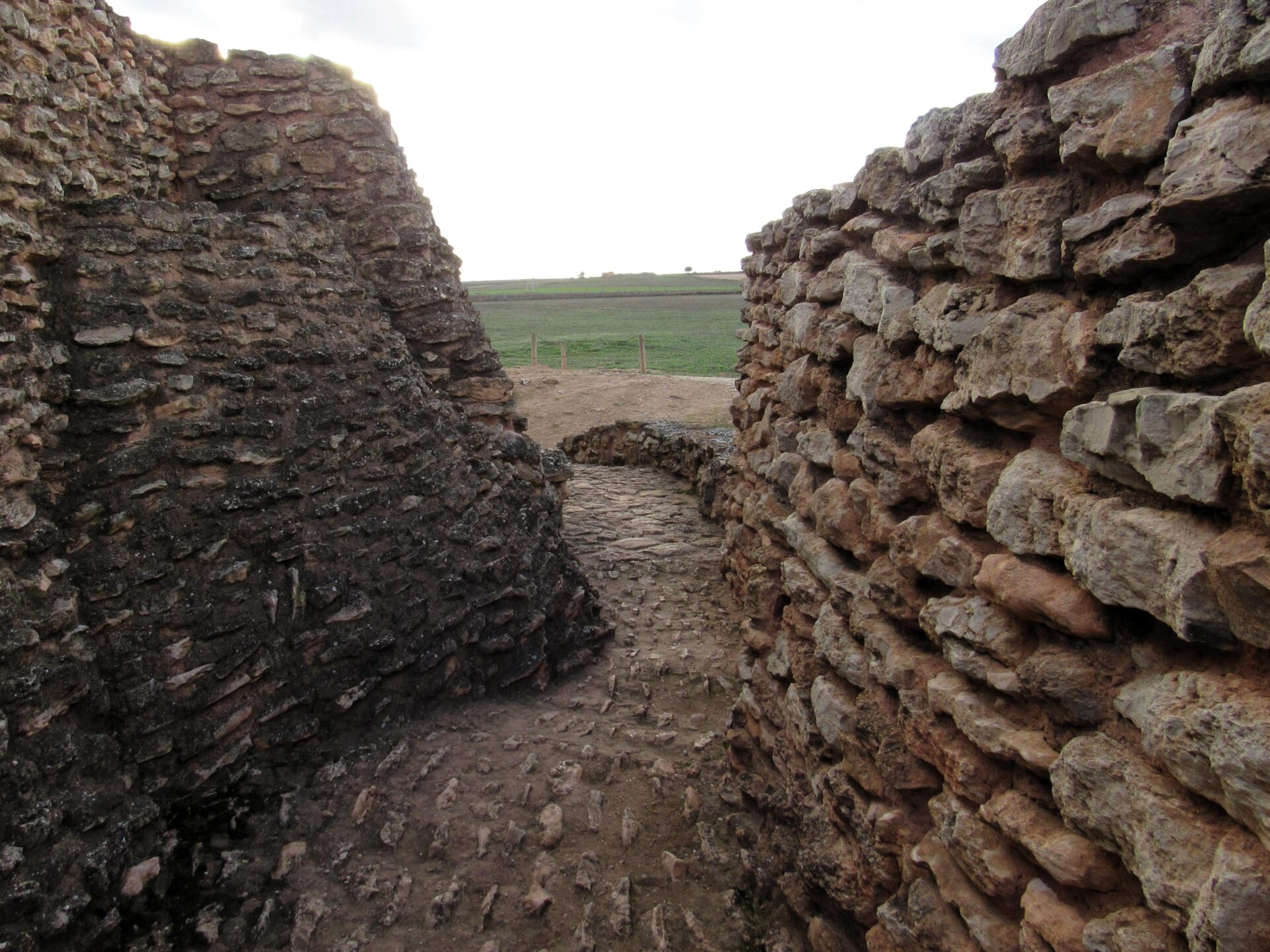 Dónde está el yacimiento prehistórico con pozo