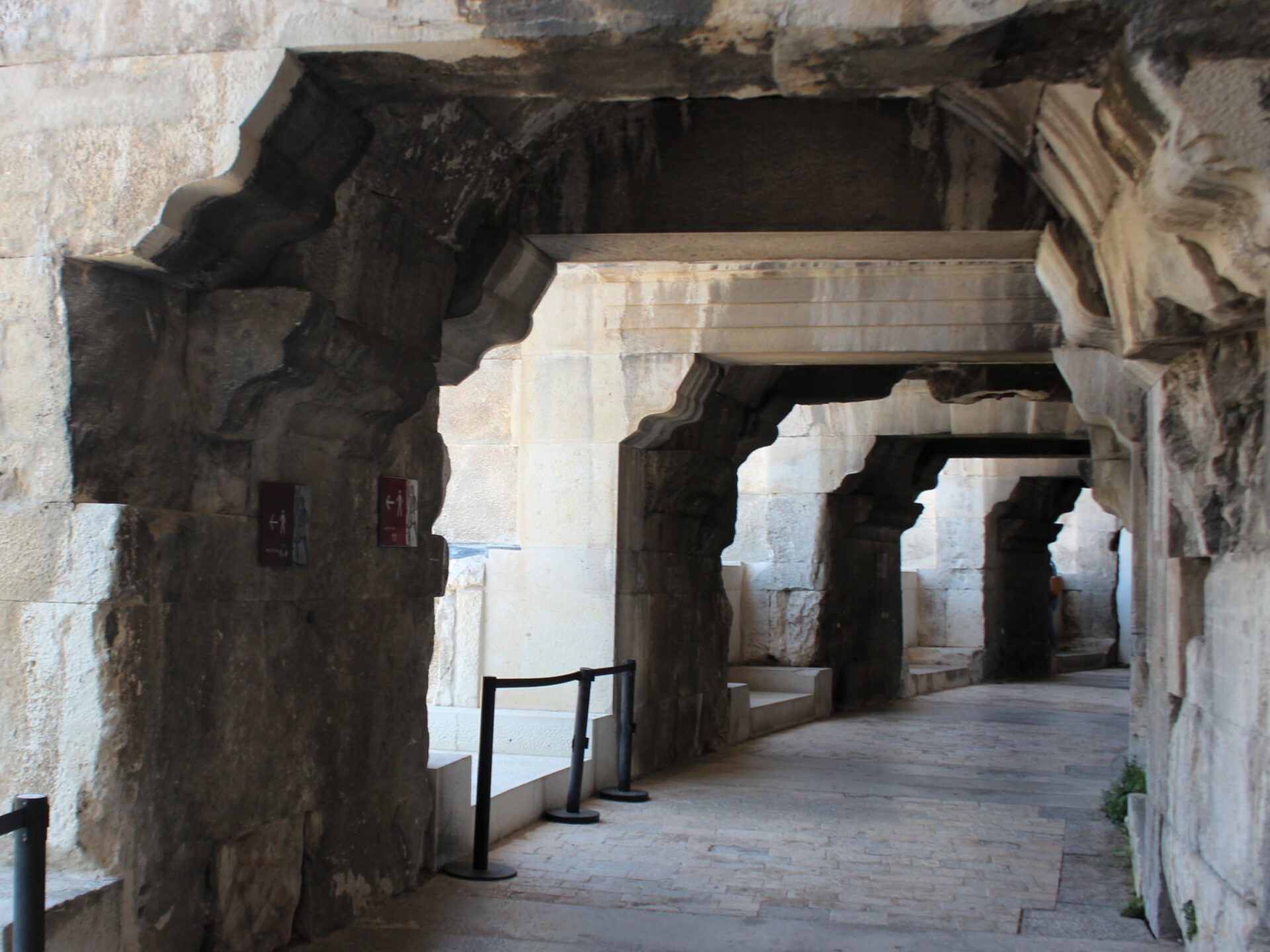 Interior de las Arenas de Nîmes