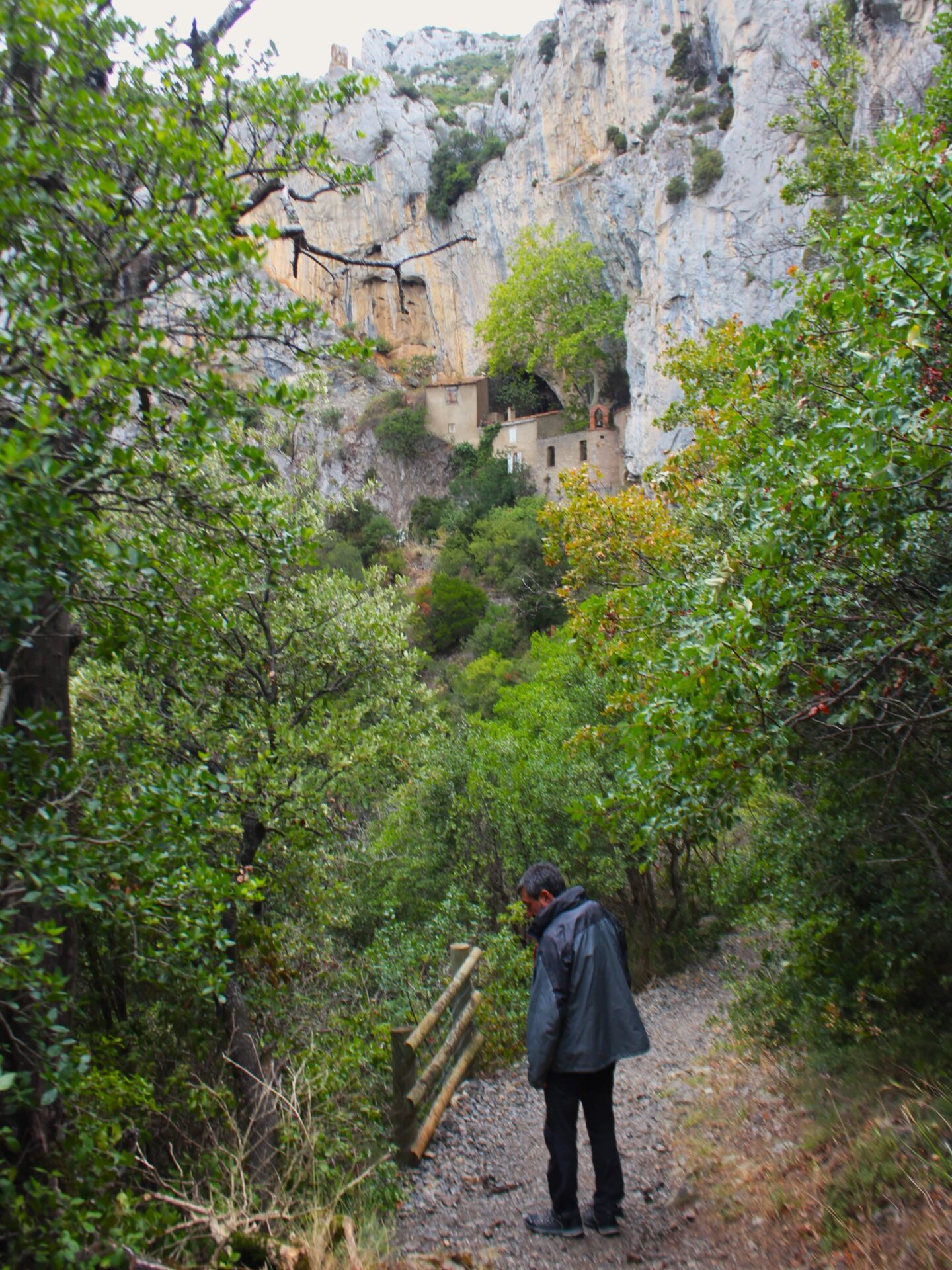 Ermita en una cueva Gargantas de Galamus Ermita-cueva Corbières-Fenouillèdes