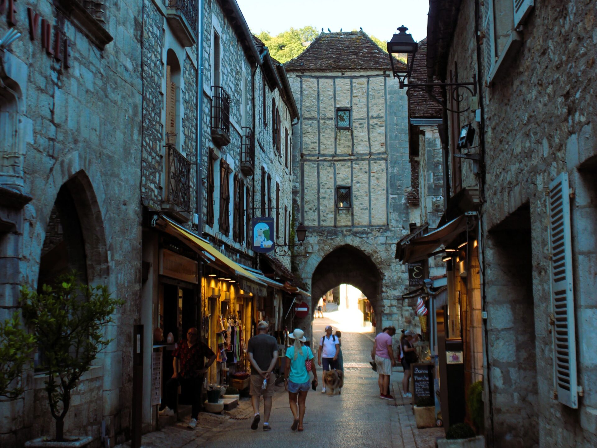 Puerta Hugon en Rocamadour Rue Rolan le Preux en Rocamadour