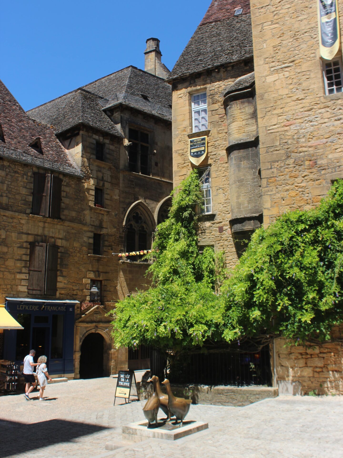 Plaza de las Ocas en Sarlat