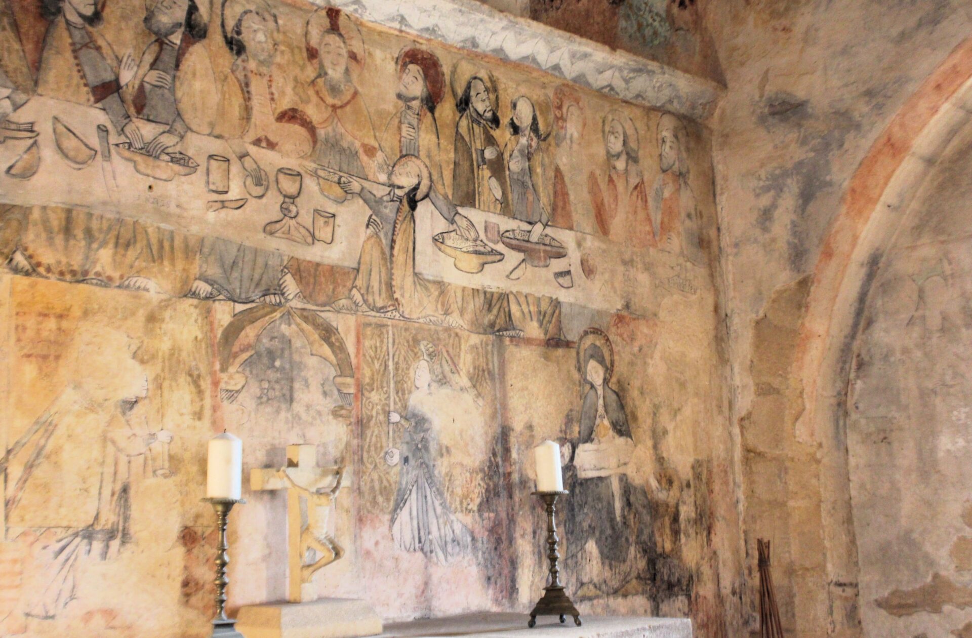 Pinturas medievales en el castillo de Beynac Pinturas murales del castillo de Beynac