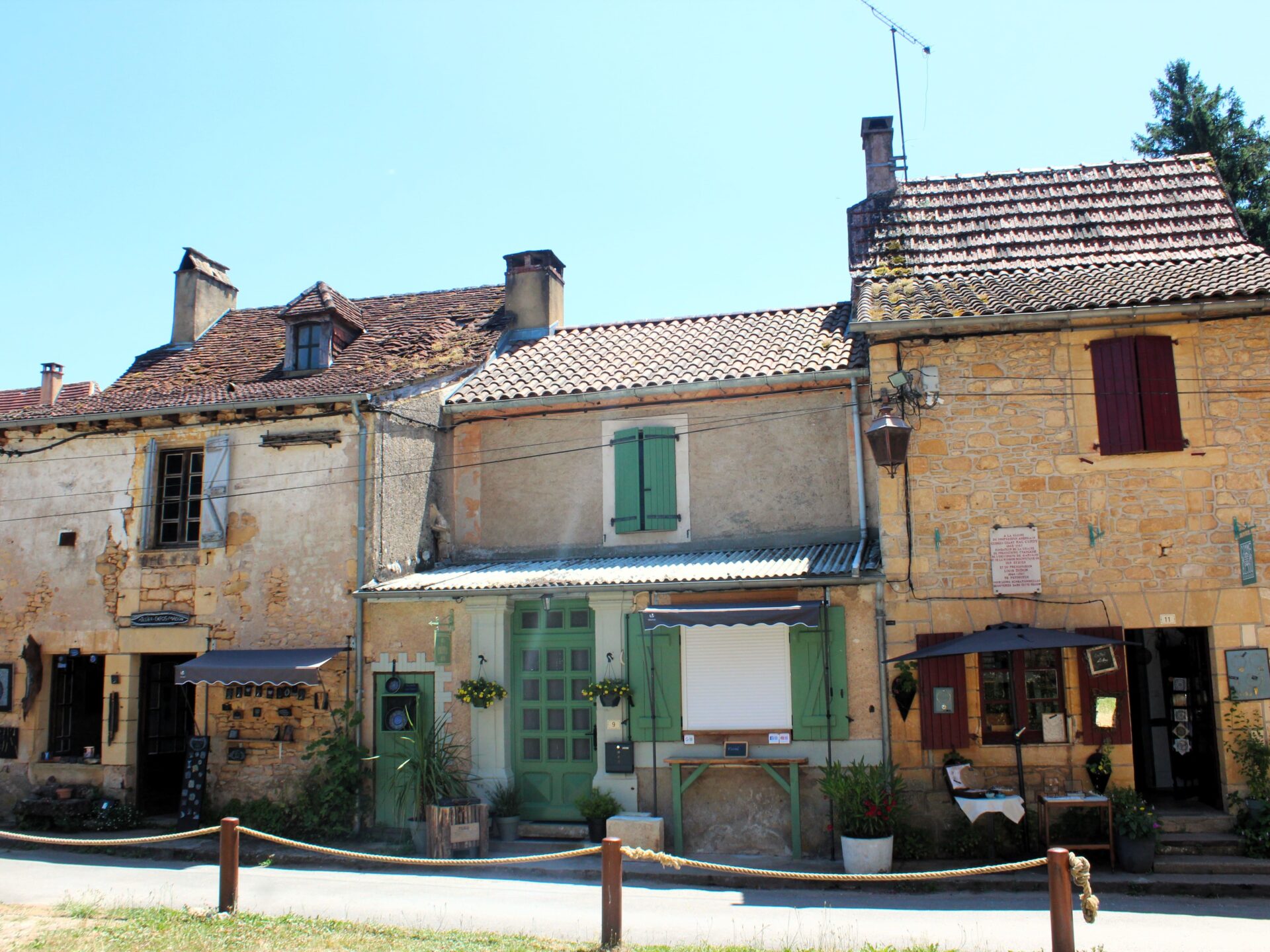 Qué ver en Saint-Léon-sur-Vézère Pueblos bonitos del Périgord Noir