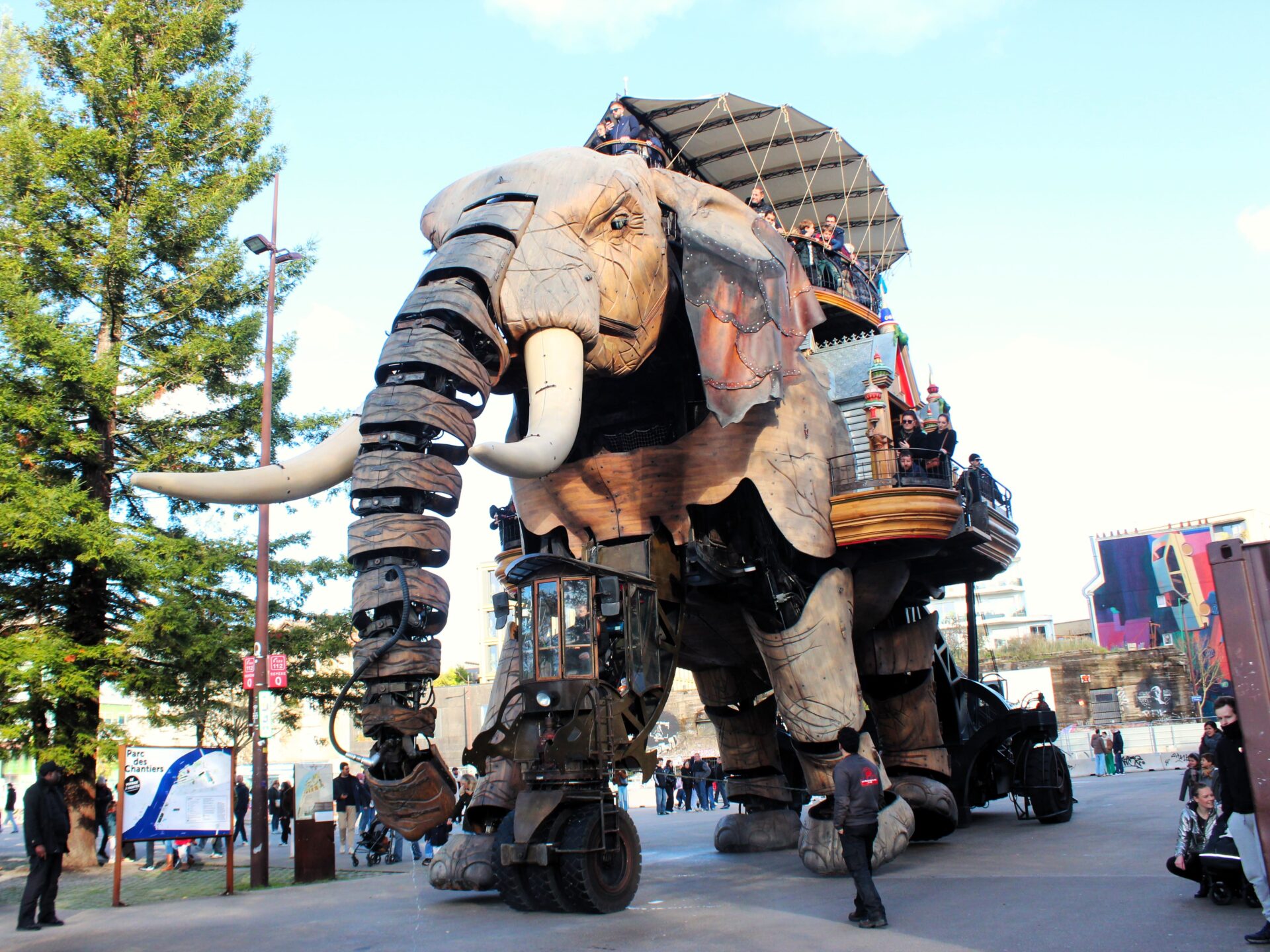 Le Grand Éléphant/El Gran Elefante