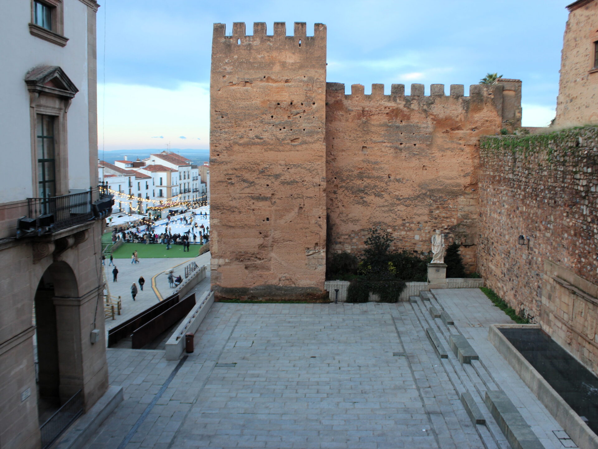 Torre de la Hierba. Recinto amurallado de Cáceres