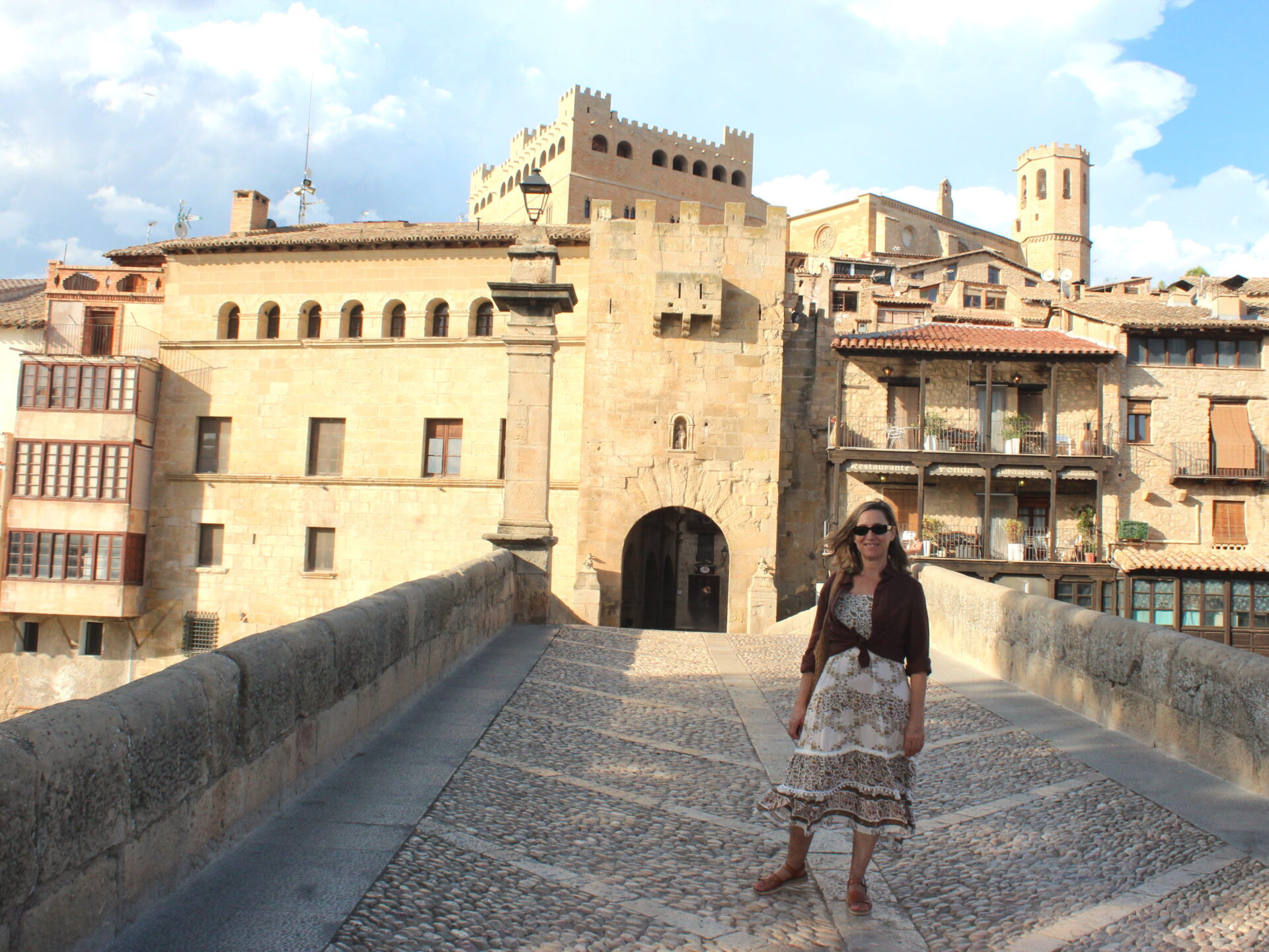 Puente de Piedra y portal de San Roque