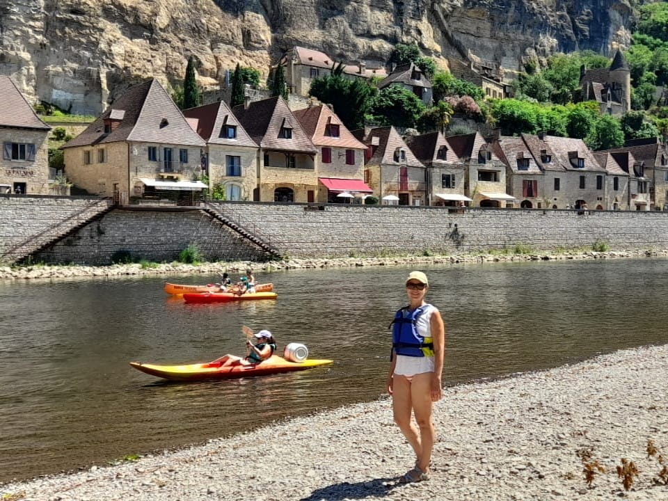 Navegar en canoa por el río Dordoña en la Roque-Gageac