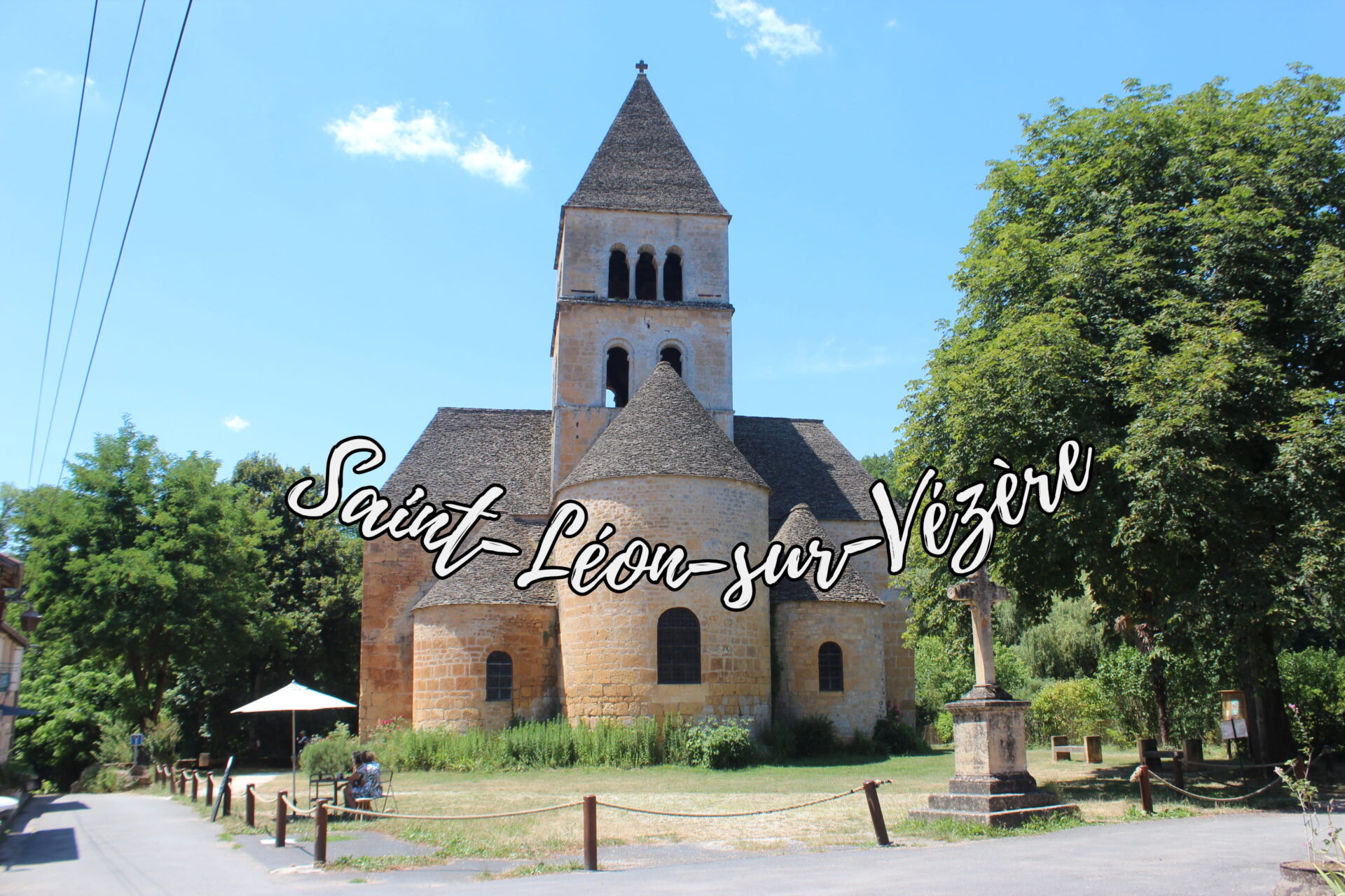 Iglesia románica de Saint-Léon-sur-Vézère