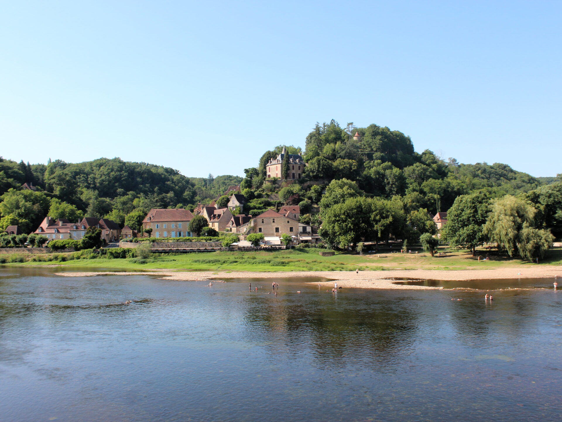 Limeuil donde confluyen el Dordoña y el Vézère. Périgord Noir