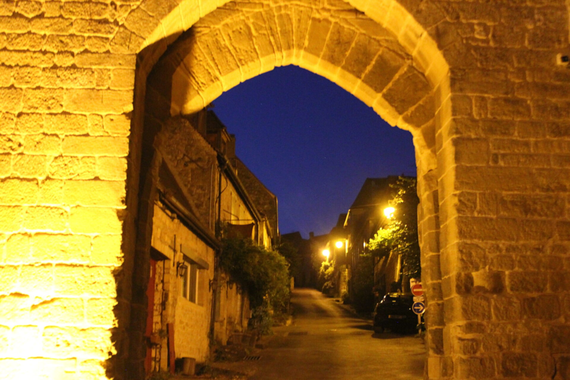Domme. Dordogne Domme al anochecer