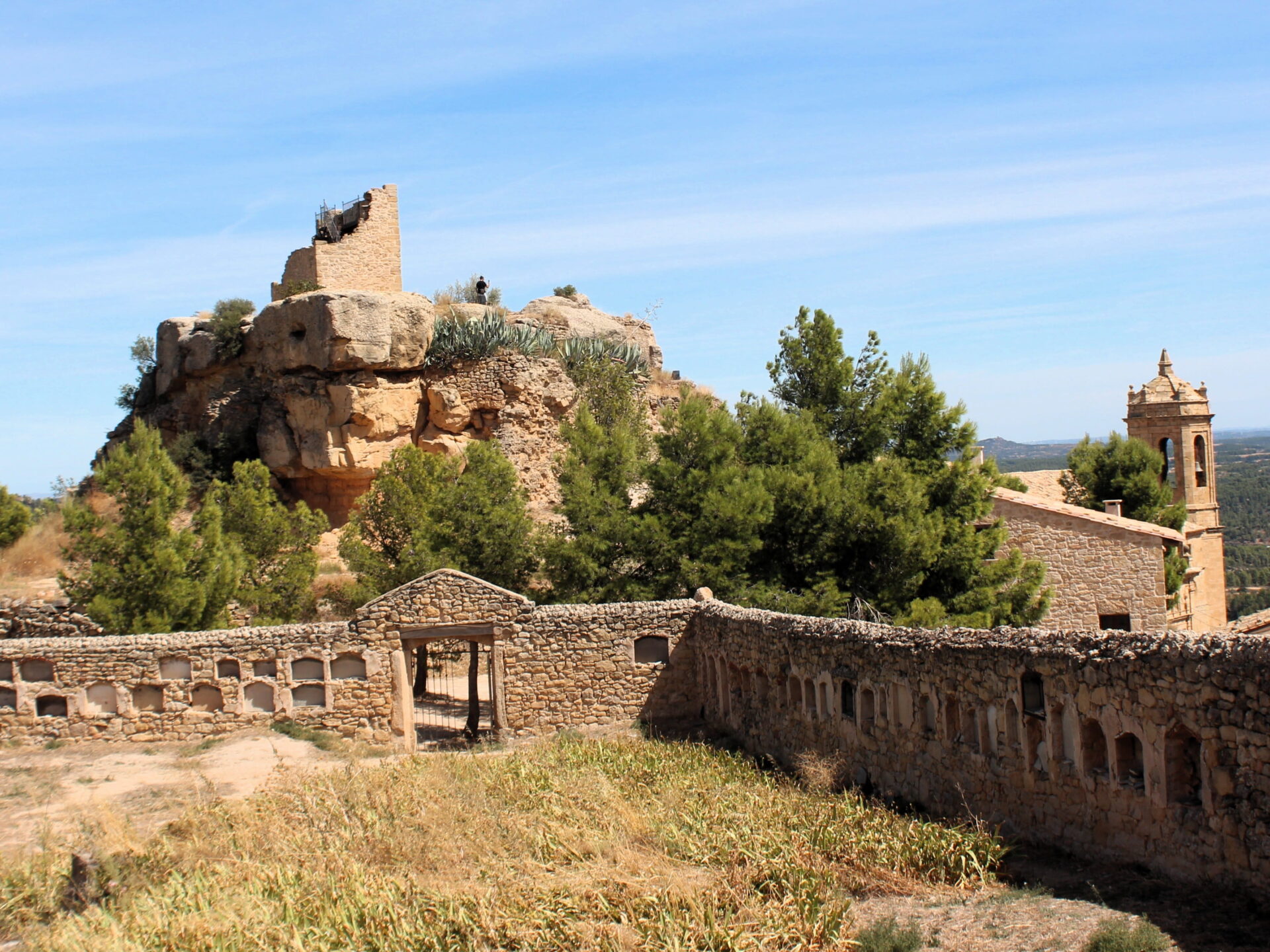 Cementerio medieval en La Matarraña