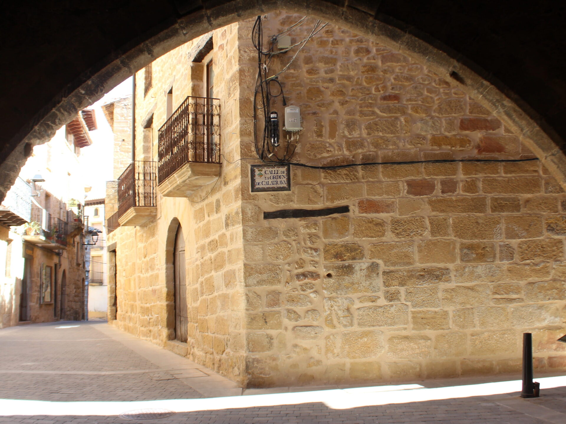 Calle Mayor y calle de la Orden de Calatrava en Cretas