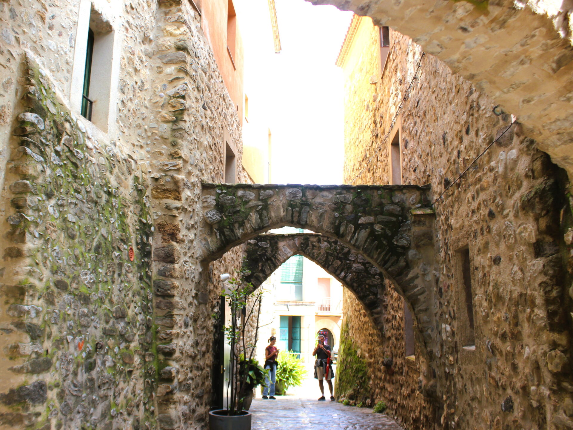 Los tres arcos de Besalú