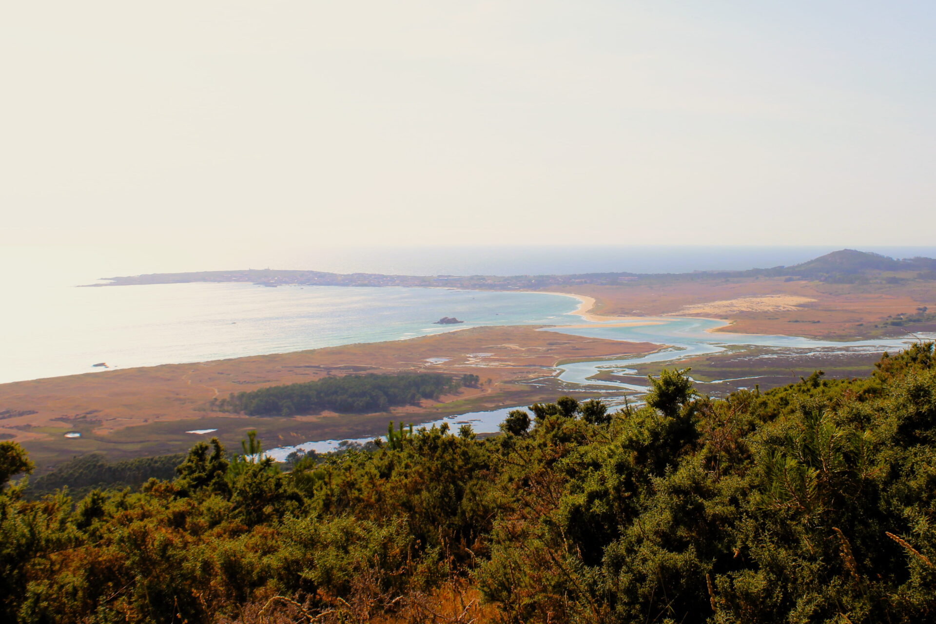 Panorámica de la Duna de Corrubedo en las Rías Baixas