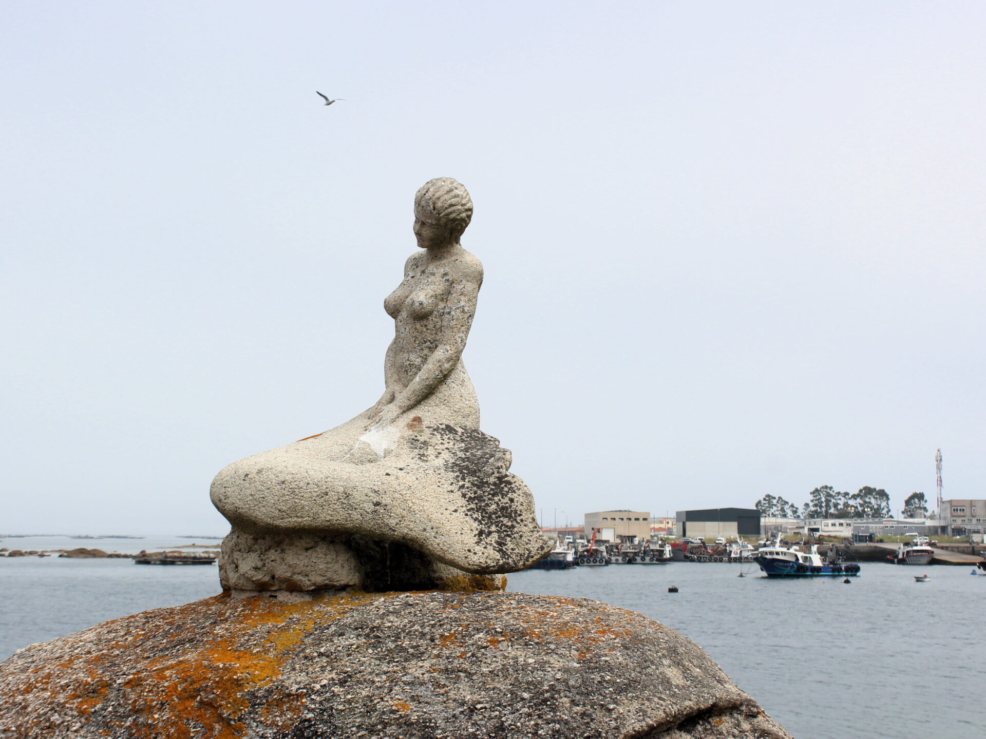 Escultura de sirena de la Punta Moreira