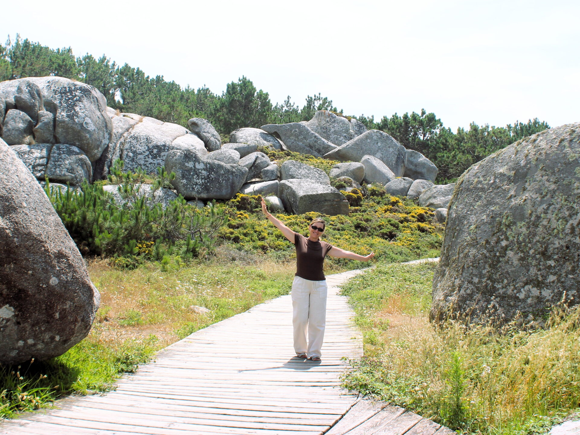 Pasarelas de madera en el paseo Pedras Negras O Grove
